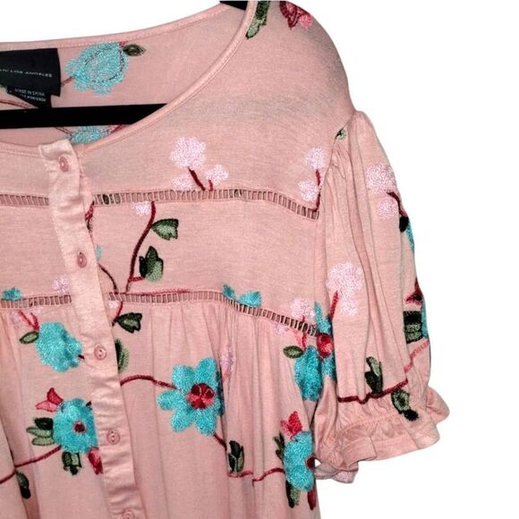 LIV Los Angeles Womens Top Sz 1X Pink Embroidered Peasant Boho Swiftie Lover Out - Picture 5 of 10